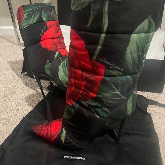Dolce & Gabbana Rose Puffer Boots - Picture 3 of 10